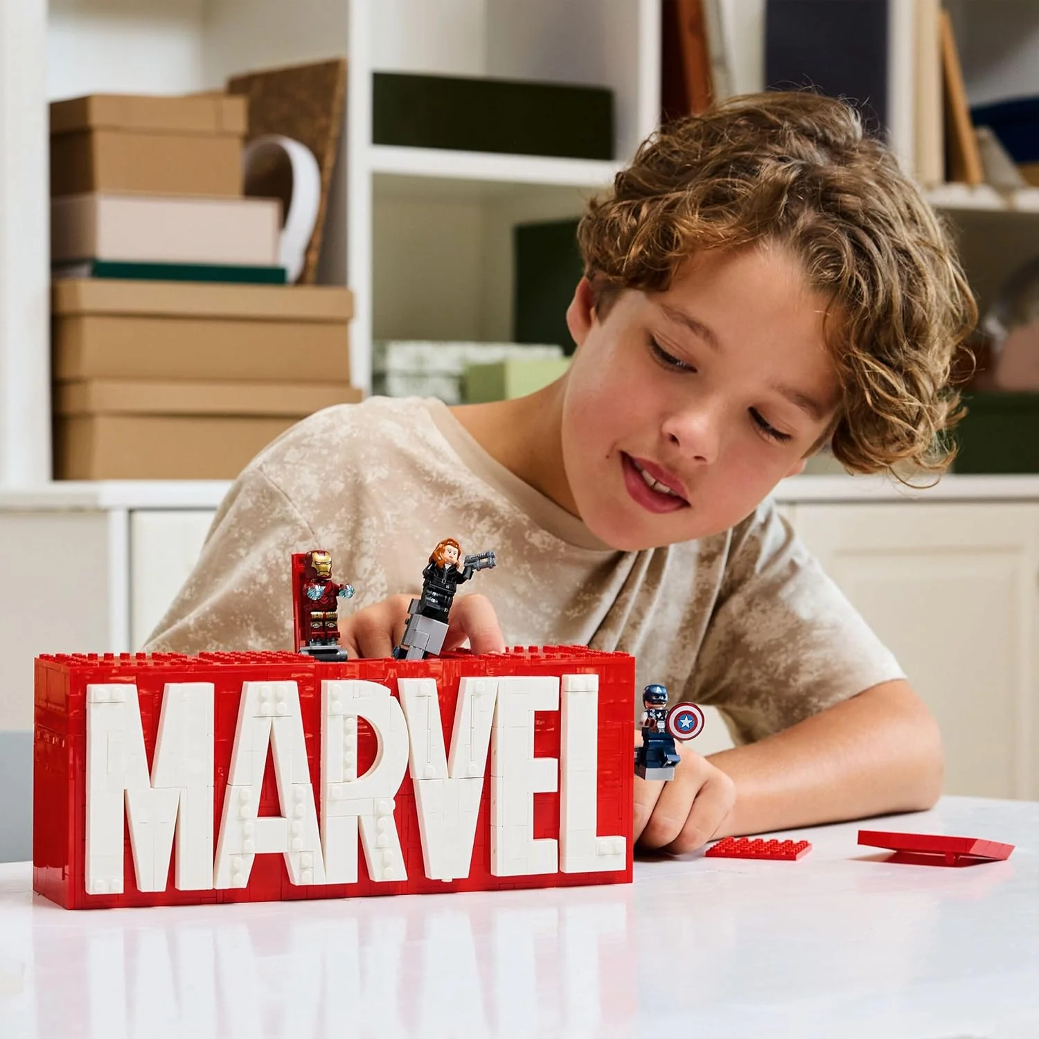 Lego Marvel - Logo e Minifigure Marvel 76313 - Image 2