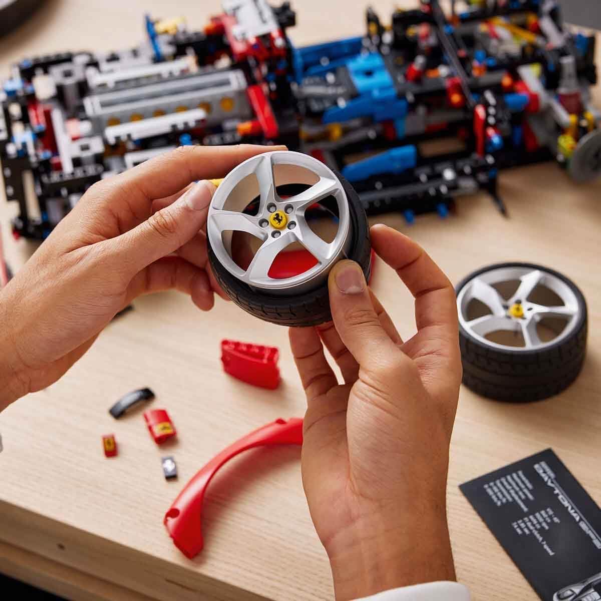 Lego Technic - Ferrari Daytona SP3 42143 - Image 7