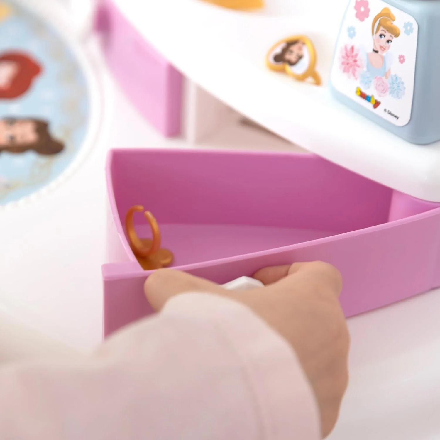 Smoby - Disney Princess specchiera 2 in 1 con sgabello, specchio girevole e 10 accessori - Image 6